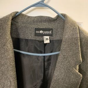 Womens Gray wool sag harbor blazer. Two pockets one button.